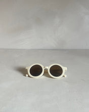 Load image into Gallery viewer, Beige Round Sunglasses
