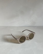 Load image into Gallery viewer, Brown Round Sunglasses
